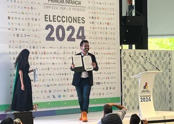 Maynez se compromete a poner a los niños en el centro de las decisiones políticas