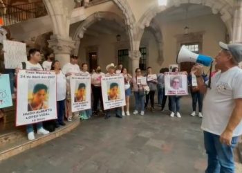 Familiares de desaparecidos irrumpen en Palacio de Gobierno de Aguascalientes