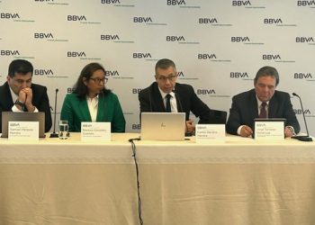 “Próxima administración deberá impulsar una política que permita la construcción de viviendas a costos accesibles”: Carlos Serrano