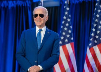 Biden asegura estar listo para un debate con Trump