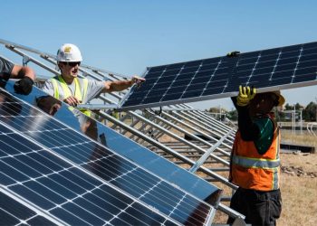 Aclara CFE que no regala paneles solares