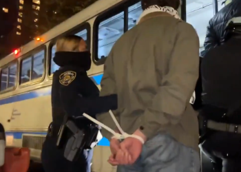 Más de 100 universitarios son arrestados en Nueva York