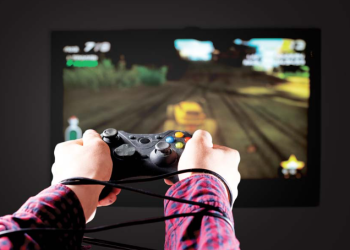 Comunicación y supervisión, la mejor opción para que los menores puedan navegar y jugar de manera segura