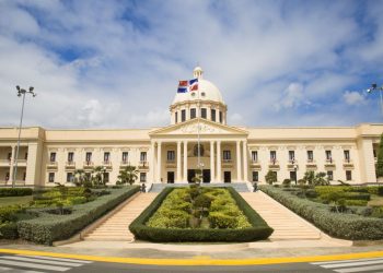 El Palacio Nacional de Haití está bajo ataque de hombres armados