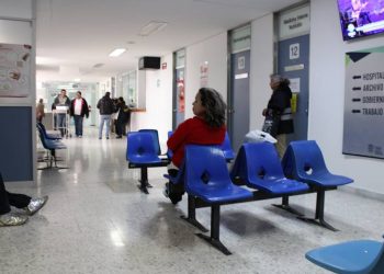 IMSS-Bienestar despide a 300 elementos del personal de salud en Aguascalientes