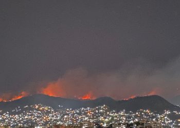Por incendios forestales en Acapulco y Chilpancingo se suspenden clases en nivel básico