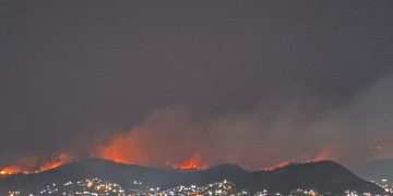 Por incendios forestales en Acapulco y Chilpancingo se suspenden clases en nivel básico