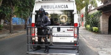 Murillo Karam es trasladado a su casa tras otorgársele prisión domiciliaria