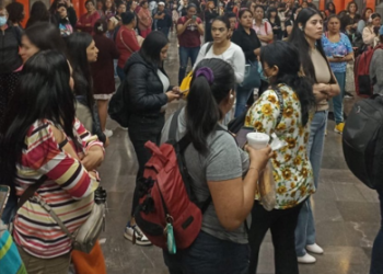 Línea 7 del Metro sin servicio por falla eléctrica