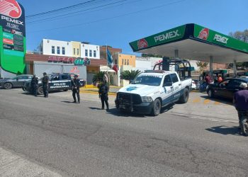 Amenazas del crimen organizado generan compras de pánico en gasolineras de Apatzingán; Ejército las vigila