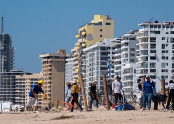 Es lenta la entrega de apoyos al sector privado para reconstrucción en Acapulco: Martínez