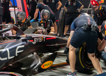 El futuro de Checo Pérez, en el aire