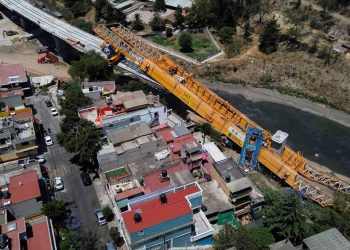 Vecinos del Tren interurbano piden seguridad de viviendas, no hay paso para técnicos