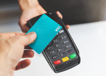 Se prohibirá cobrar comisiones con tarjetas en breve