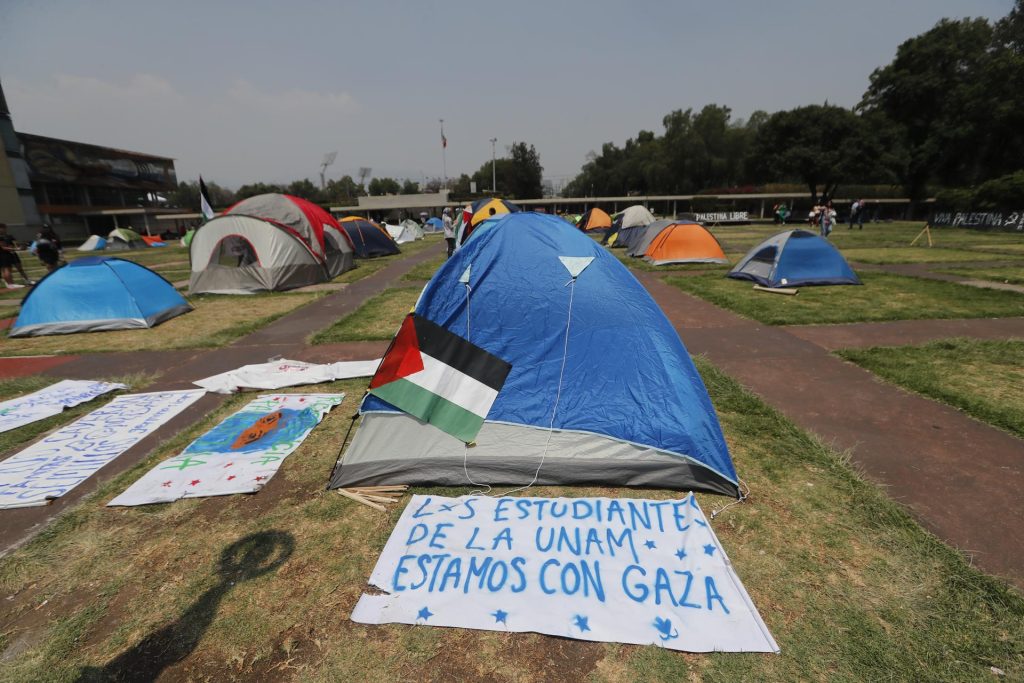 Estudiantes acampan en la UNAM para exigir el fin del "genocidio" en Gaza - Enfoque Noticias