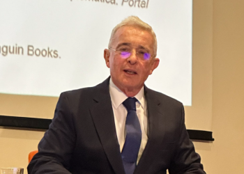 La Fiscalía colombiana acusa formalmente al expresidente Álvaro Uribe