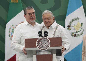 López Obrador y Arévalo hablan sobre migración y extensión de trenes mexicanos a Guatemala