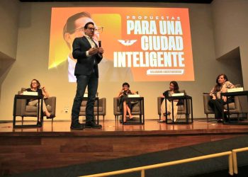 Chertorivski descarta una desbandada naranja hacia Morena