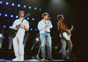 Jonas Brothers reagendan conciertos