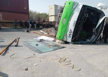 Un muerto y cinco heridos graves por impacto de tren a un autobús en Hidalgo