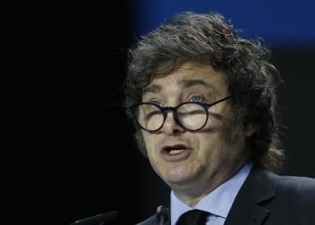 Milei califica de “disparate” la decisión de España