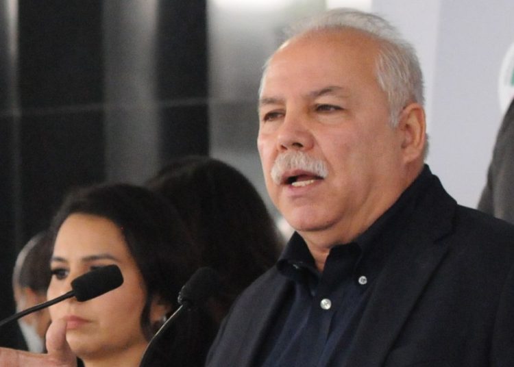 César Verástegui, ex candidato del PAN para la gobernatura de Tamaulipas, participa en la conferencia.