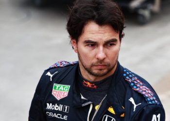 Fue una mala clasificación que nos deja fuera de posición: Checo Pérez
