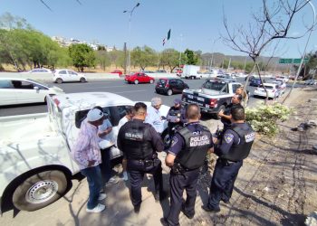 Detienen a integrantes del equipo de “Chema” Tapia por repartir propaganda