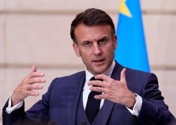 Macron critica paro en universidades por estudiantes propalestinos