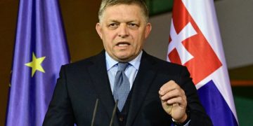Primer ministro de Eslovaquia ya está fuera de peligro tras ataque
