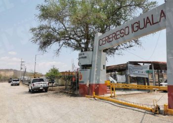 Se reporta motín en Iguala, reos golpean al director del reclusorio