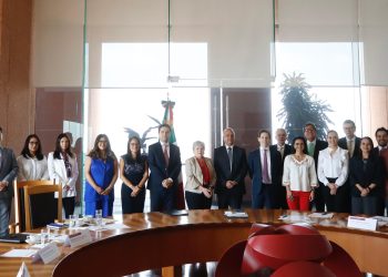 El SAT y la SRE firman convenio de colaboración para la comunidad mexicana en el exterior