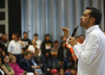 Máynez pide a jóvenes evitar el abstencionismo en elecciones