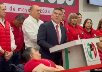 “Renunciaré a la dirigencia del PRI si Máynez declina a favor de Xóchitl Gálvez”, asegura Alejandro Moreno
