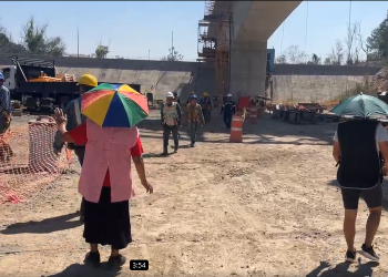 Vecinos clausuran obras del Tren Interurbano, exigen se garantice la seguridad