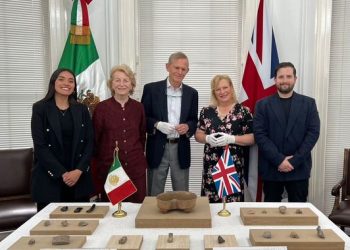 Reino Unido devuelve a México 19 piezas arqueológicas