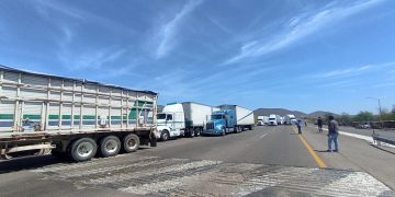 Productores mantienen tomas de casetas en Sinaloa