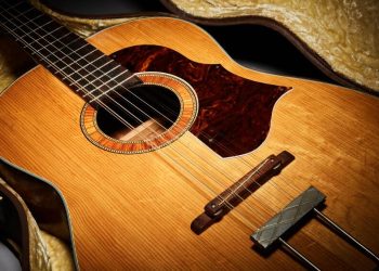 La guitarra de John Lennon se vende por 2.85 millones de dólares