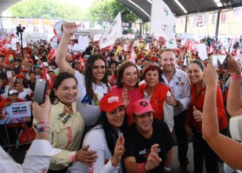 Xóchitl Gálvez promete defender a los vendedores en vía pública