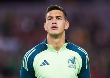 César Montes, duda para el partido contra Ecuador