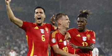 España con la lógica avanza a cuartos