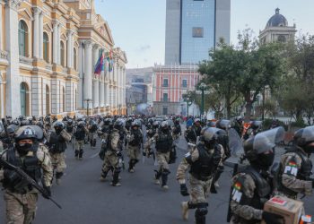 Tras intento de “Golpe”, se retiran militares de Plaza Murillo