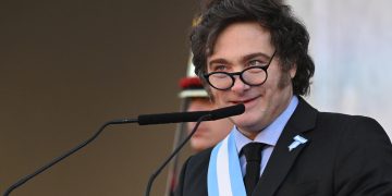 Milei anticipa despido de 50 mil funcionarios más