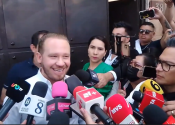 Santiago Taboada ejerce su derecho al voto