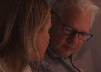 Assange llega a las Islas Marianas para sellar el acuerdo con EU