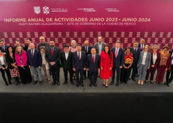 En un acto masivo, Martí Batres rinde informe de gobierno