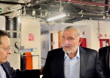 Adán Augusto visita el Senado para organizar la entrega recepción a la nueva legislatura