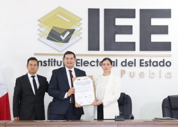 Alejandro Armenta recibe constancia de mayoría como gobernador de Puebla
