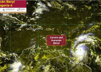 Asegura López Obrador que se sigue trayectoria de huracán ‘Beryl’