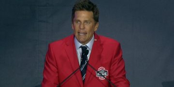 Patriotas retiran número 12 de Tom Brady en su ingreso al Salón de la Fama